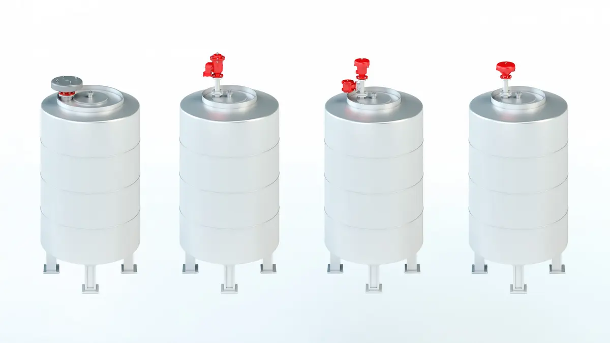 Tanques de armazenamento de álcool independentes, equipados com equipamentos PROTEGO® para ventilação e prevenção de explosões.